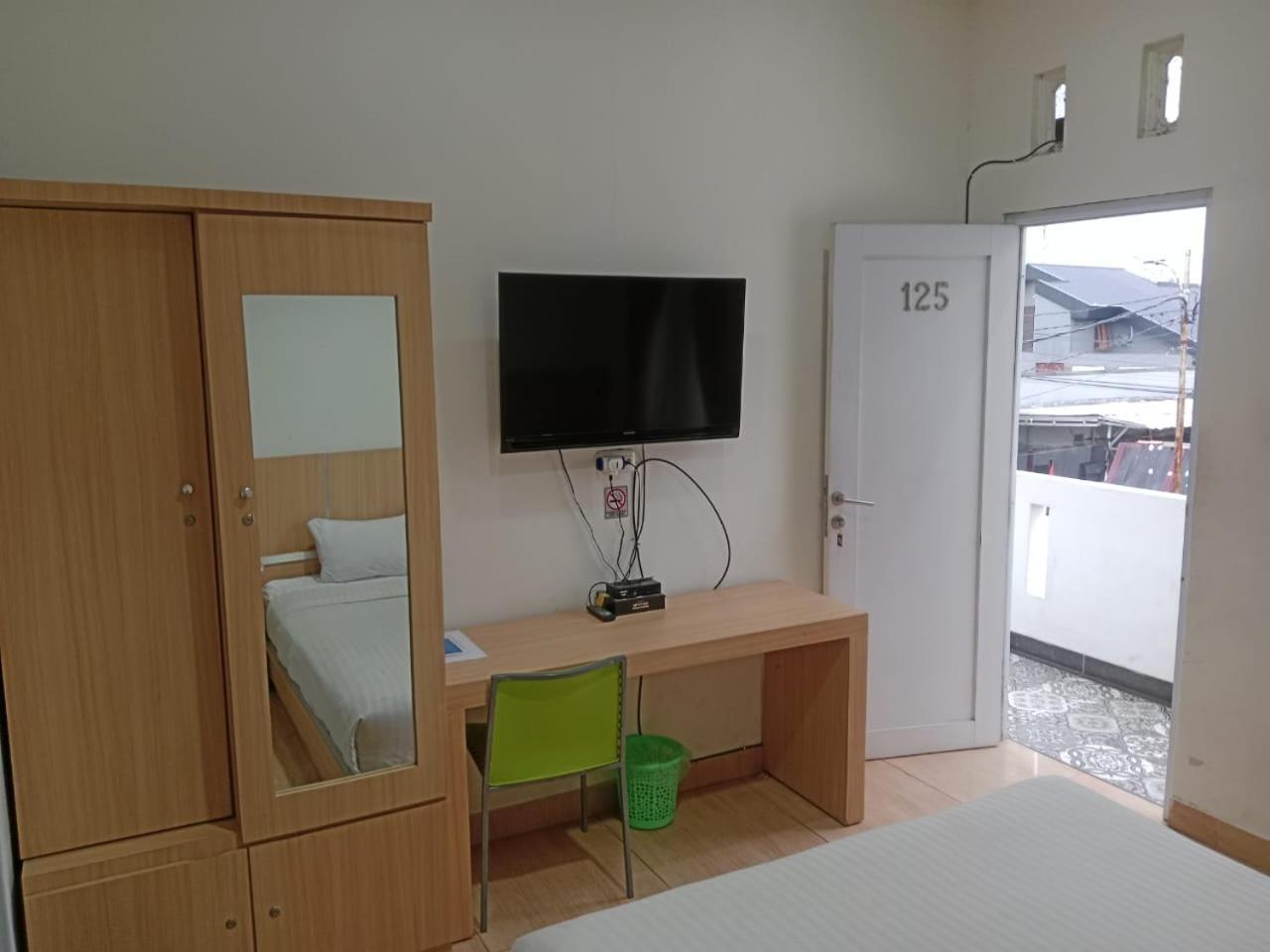 Macan Kumbang Residence Palembang Dış mekan fotoğraf